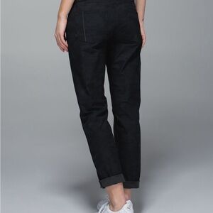 Lululemon Women's Day Trip Boyfriend Pants, Lotus Camo Black Warpstreme